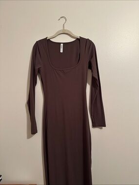 Scoop Neck Long Sleeve Maxi Dress in Chocolate Brown